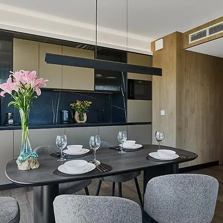 Golden Hour Apartments- Loft 418